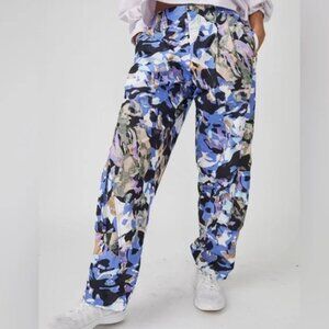 Free People Movement Mesmerize Me Pants Violet Splendor Camo Size Large NWT